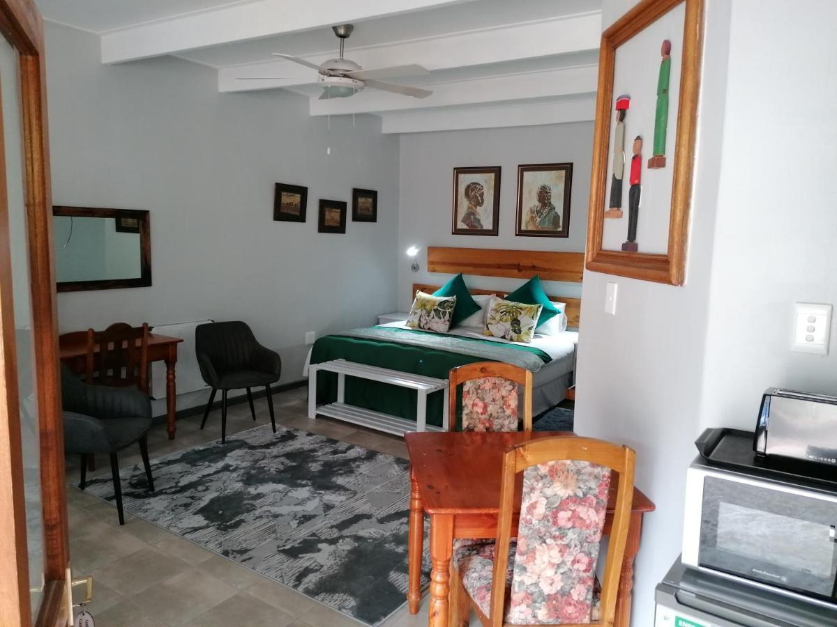 Aanhuizen Guest House Свелендам Екстер'єр фото