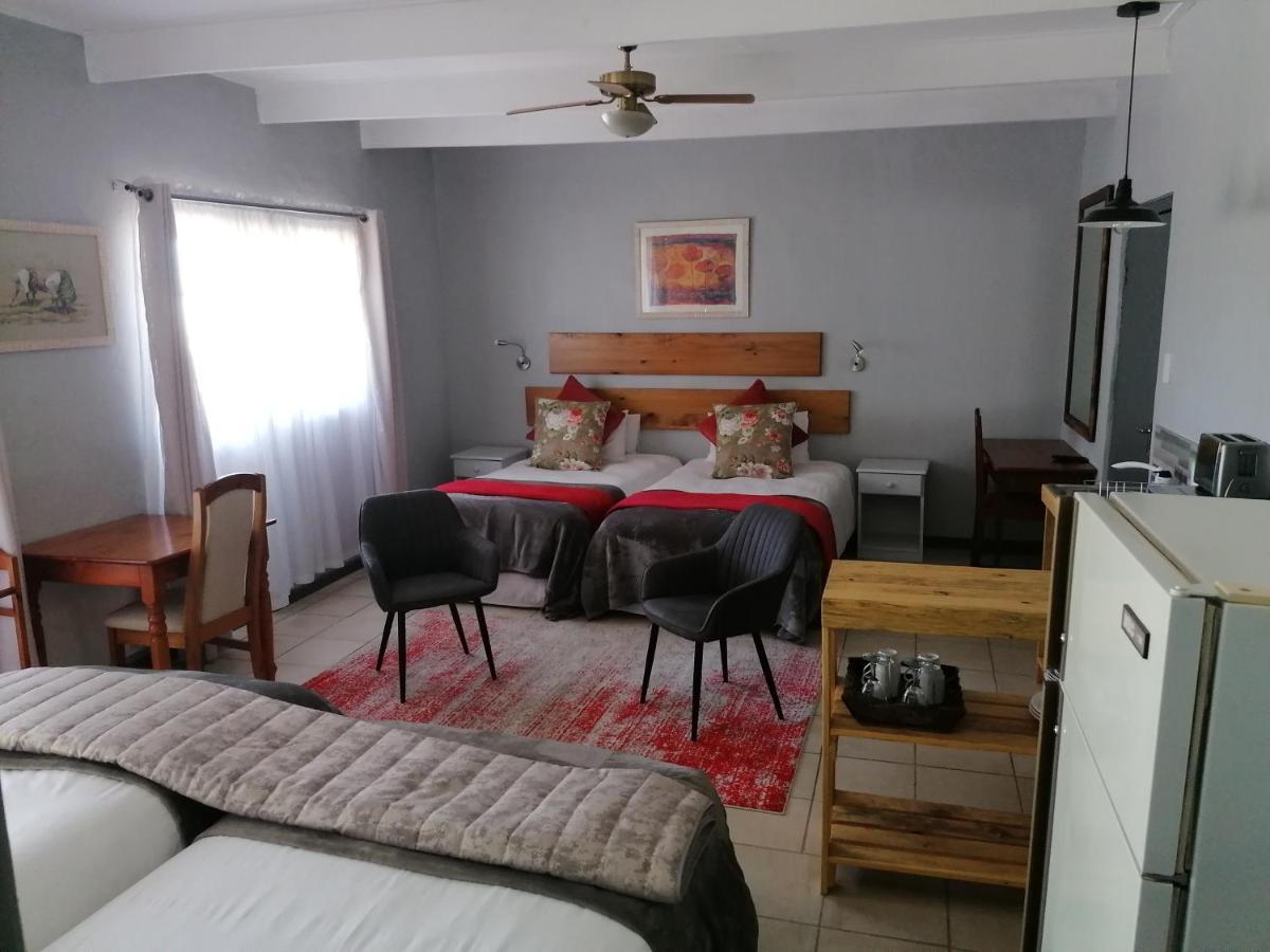 Aanhuizen Guest House Свелендам Екстер'єр фото